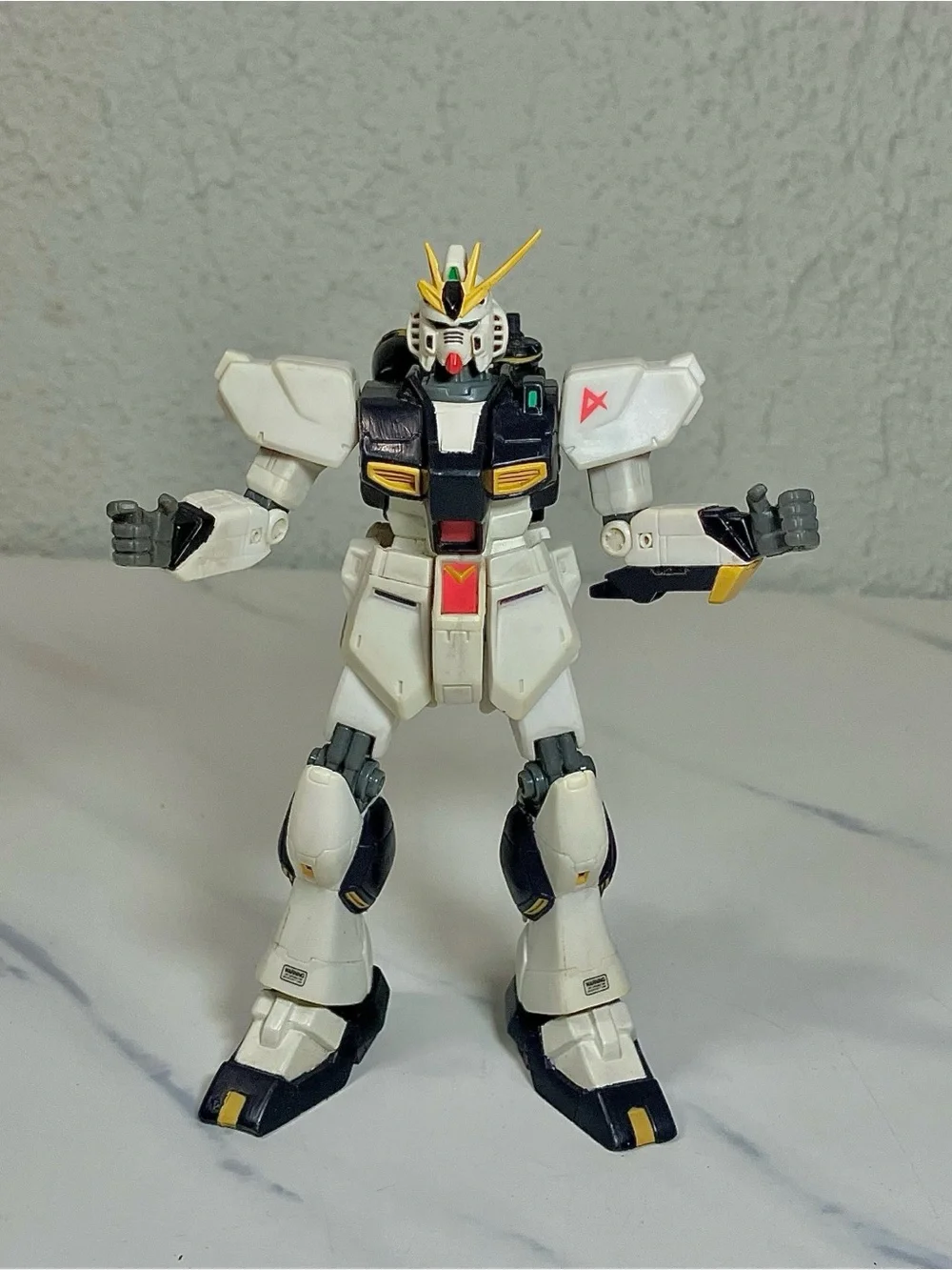Gundam Universe RX-93 V Nu Gundam Action Figure 6